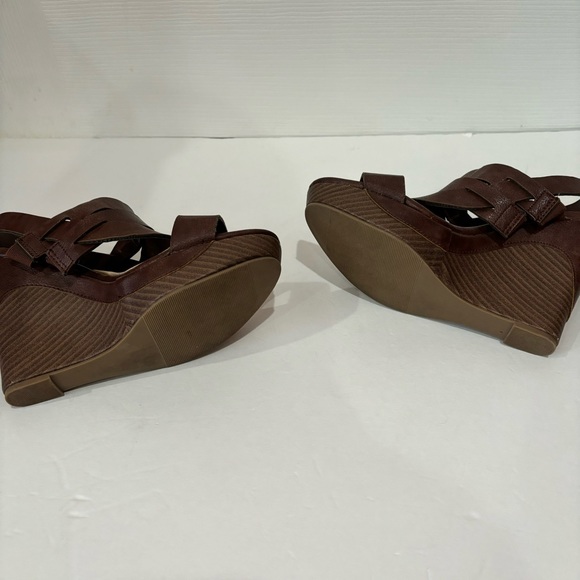 DOLLHOUSE Faux Leather Open Toe Strappy Platform Sandal Wedges - brown, size 6.5 - Picture 8 of 8